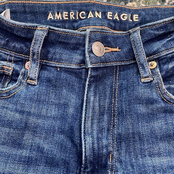 American Eagle Next Level High-Waisted Denim Short Short (Size 4) - Picture 4 of 6